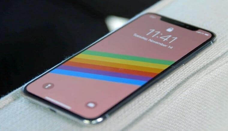 phone-on-desk